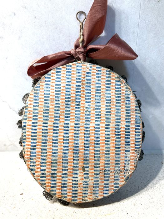 Lindissimo antigo registo bordado com imagem da N S de la Salette