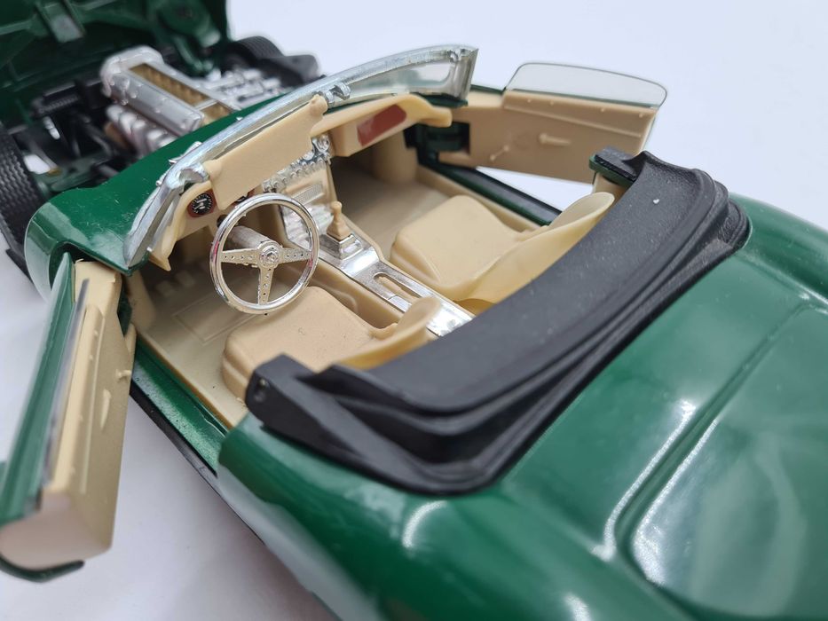 JAGUAR XK.E 4.2 litre 1/18 Polistil tonka Zamość • OLX.pl