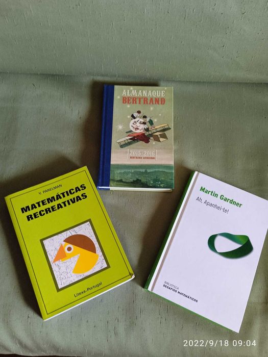 Livros novos e antigos
