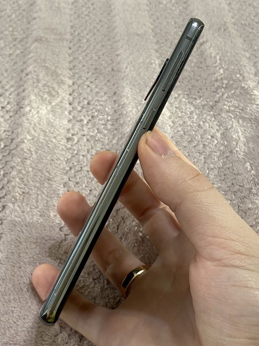 Телефон Samsung Galaxy S10