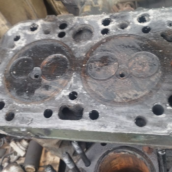 Колінчастий вал головка блоку ЮМЗ