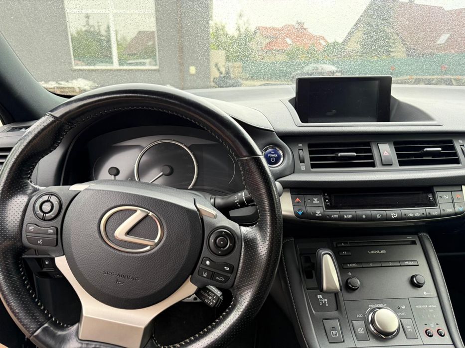 Lexus CT 200h F-sport