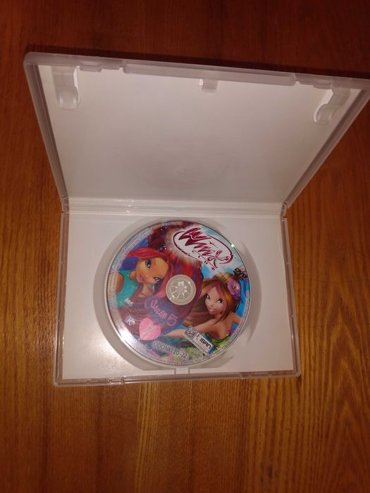Sprzedam 3 płyty DVD Club Winx (wróżki) do obejrzenia