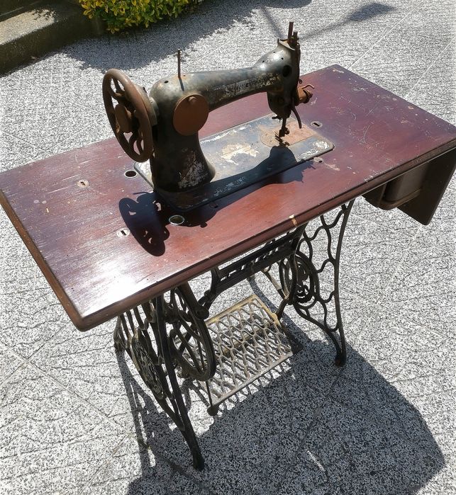 Máquina de costura antiga