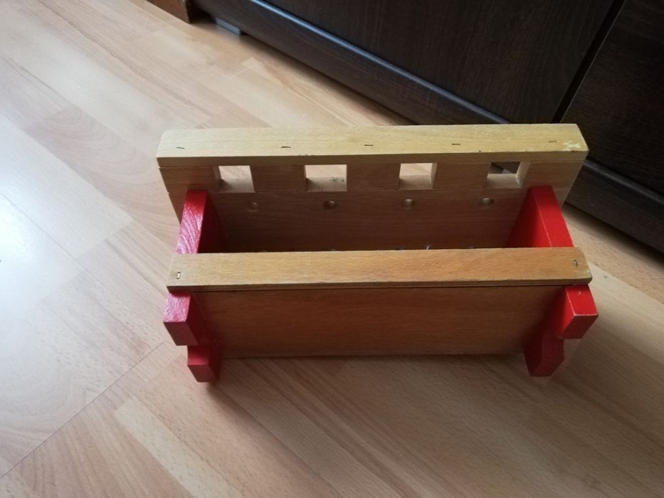 drewniany stoliczek - mini warsztat dla dziecka prl