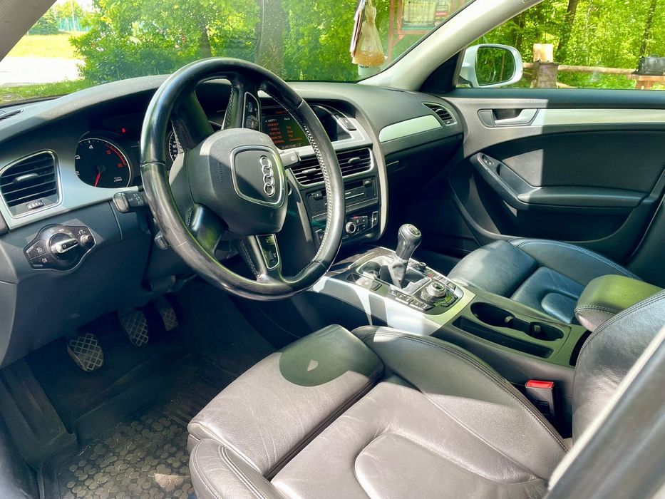 Samochód osobowy Audi A4 B8