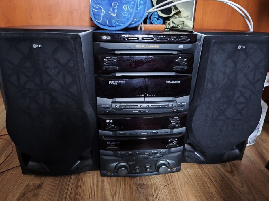 Wieża LG z głośnikami