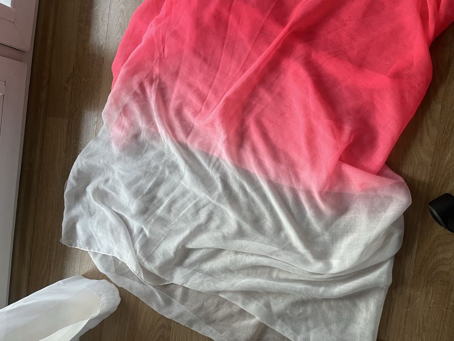 Lekki szal biało różowy neonowy
