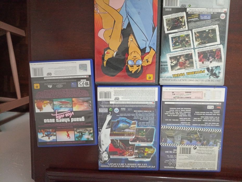 2 Jogos Playstacion 2 PS2	Jogos PS2 - Usados - Como novos*