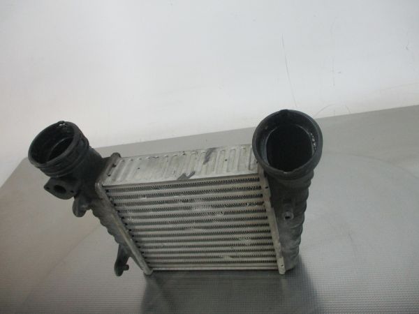 Radiador do intercooler VOLKSWAGEN Passat (3B3)