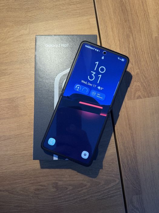 Samsung Z Flip 7 256GB Preto