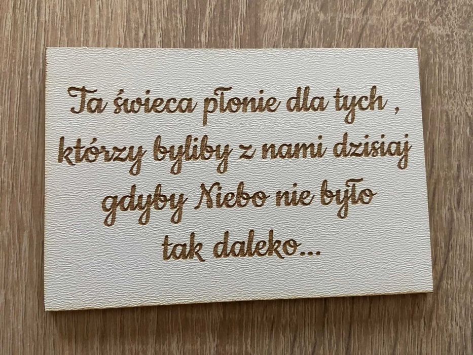 Tabliczka Ta świeca płonie dla tych pozioma biała 30x40 ślub wesele