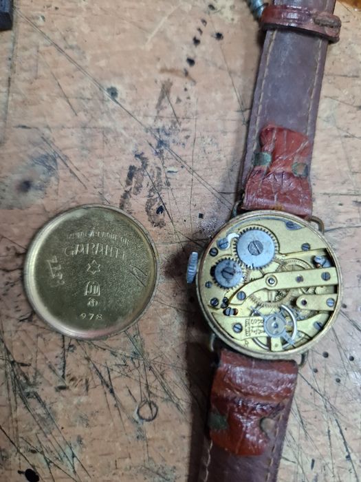 Relógio antigo sem marca de corda a funcionar lindamwnte