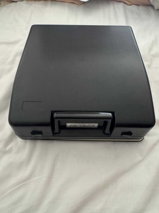 Máquina de escrever portátil (ALFA 220 com mala)