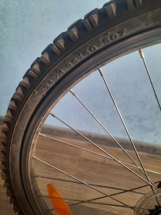 Велосипед.  24" Specialized hotrock