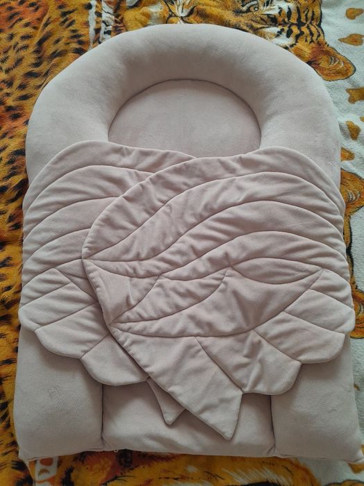 Кокон з крильцями