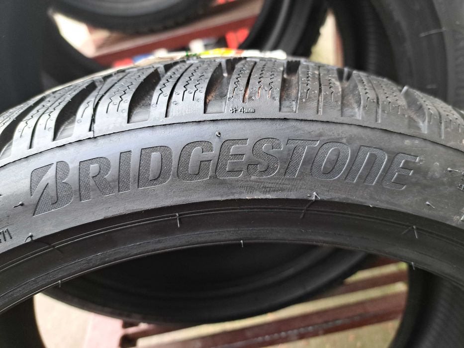 4 Opony Nowe zimowe 225/40 R18 Bridgestone Montaż i wyważenie Gratis!