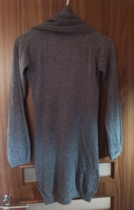 Sweter Reserved z wywijanym kołnierzem