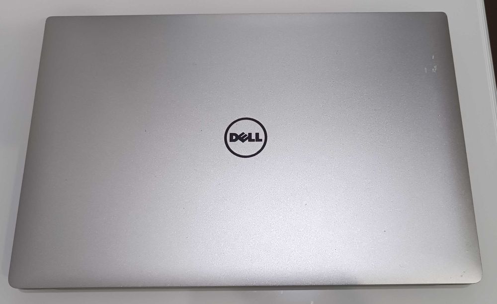 Dell Precision 5520 - Ecrã 15.6FHD/Gráf.4GB/Core i7/SSD NVME/24GB RAM
