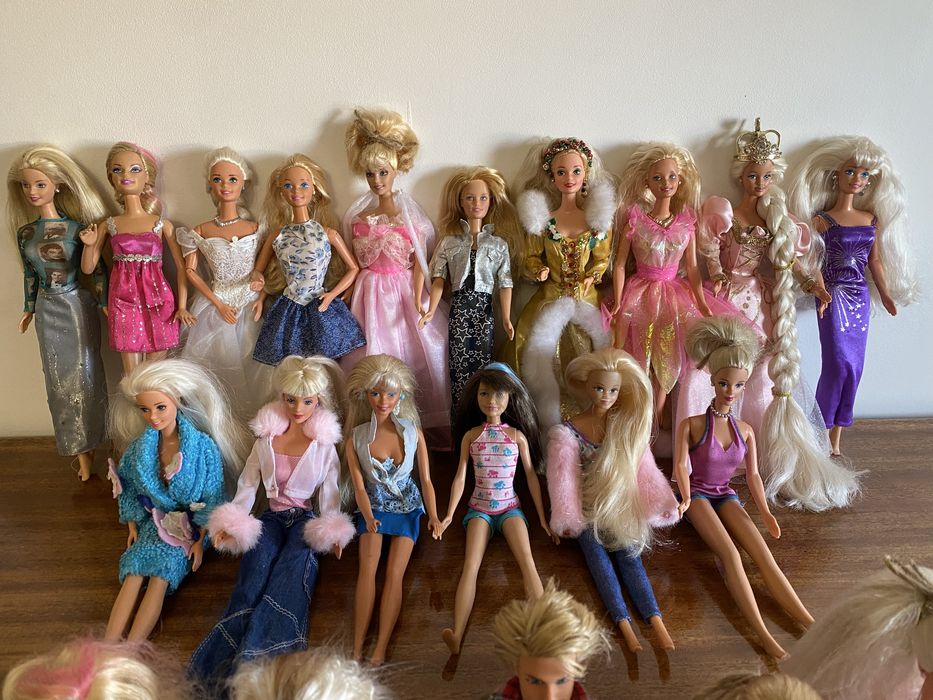 Barbies bonecas, roupas e acessorios