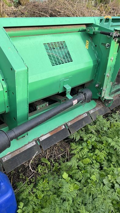 Продам кукурудзяну жниварку 8 рядну ксм-8