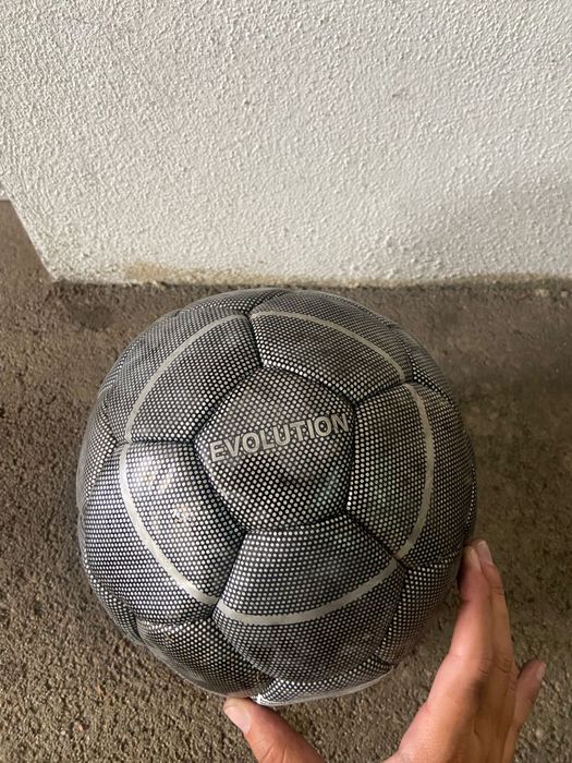 Lote 3 bolas de futebol Kipsta, Sanjo e Evolution