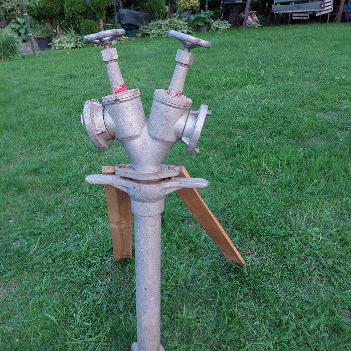 Stojak hydrauliczny