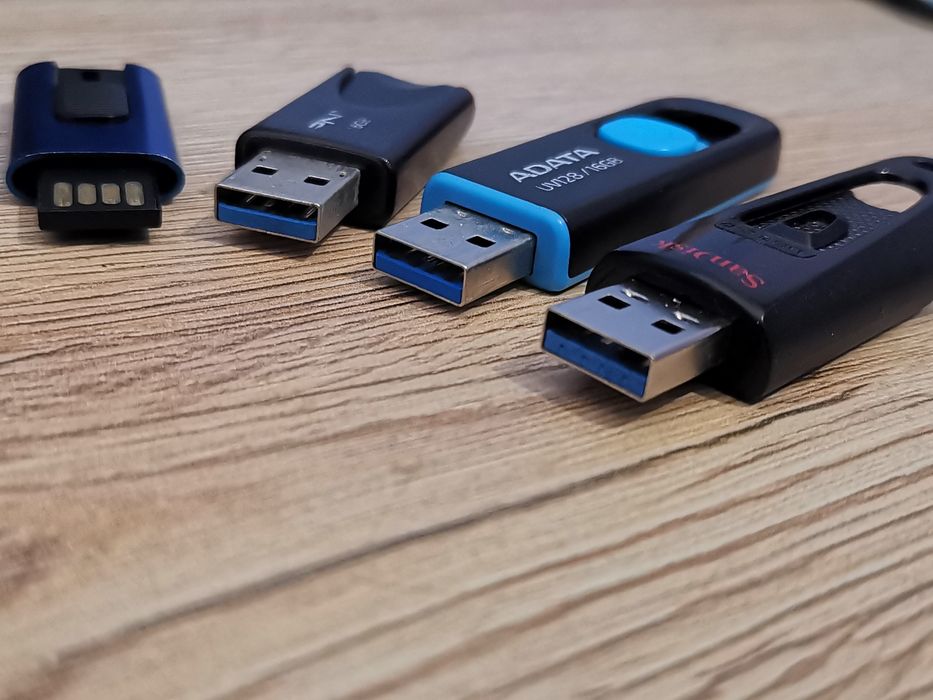 Garstka pendrive 16GB