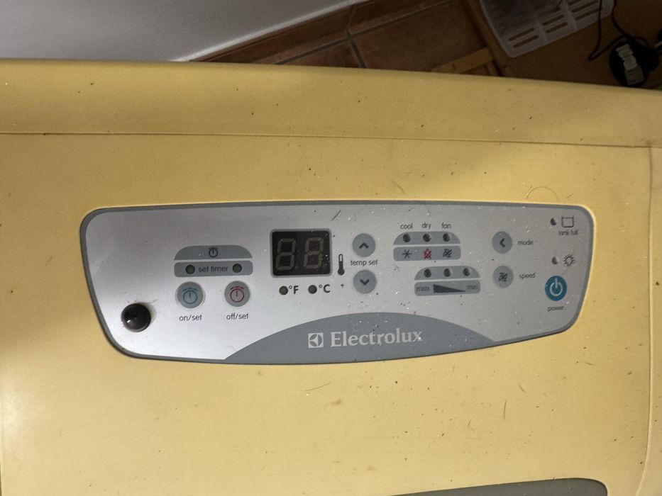 Ar condicionado e desumificador  portatil electrolux