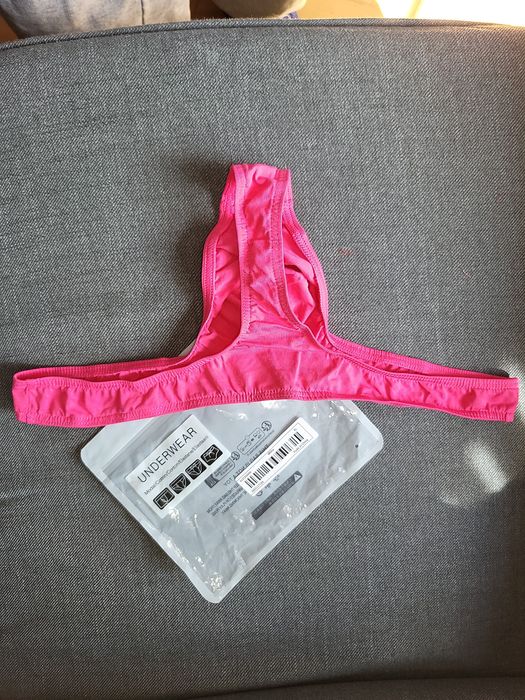 Super wygodne seksi stringi z kieszonką