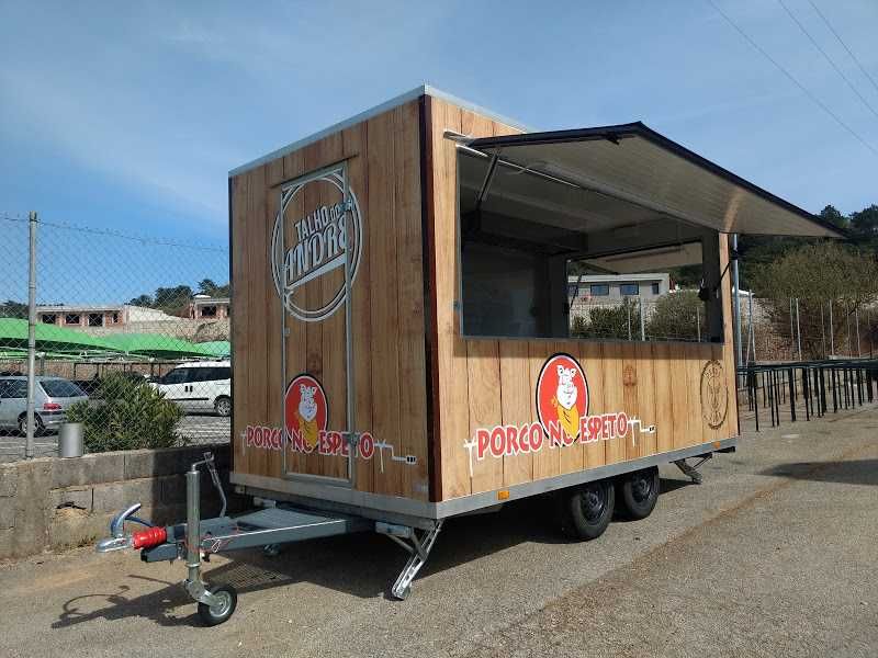 Fabrica de Roulotes Bar / Street Food e Transformações.