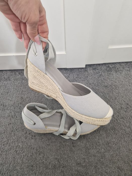 Szare wiązane espadryle r 39