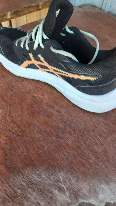 Кросівки Asics 37.5