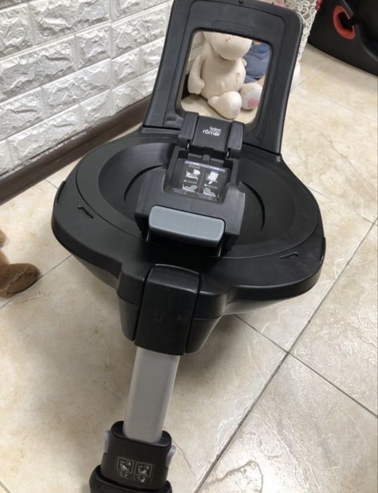 База Isofix Britax Платформа Britax Römer FLEX BASE iSENSE