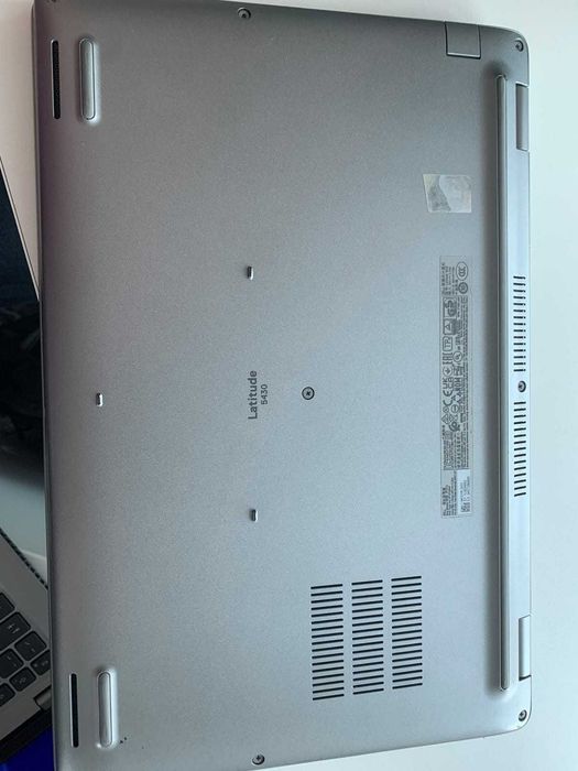 Dell Latitude 5430 | 12.ª Gen | 14" IPS Touch | i5-1235U-4.4G | 32GB | NVMe 512GB | Mala | W11