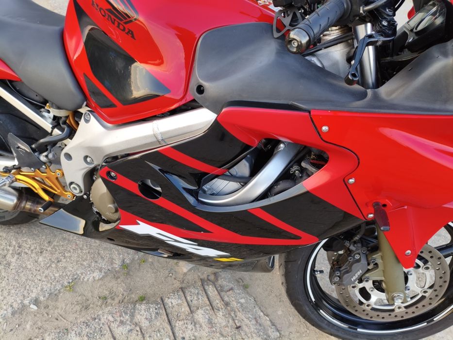 Honda CBR 600 F4i    A2