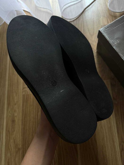 Продам женские туфли