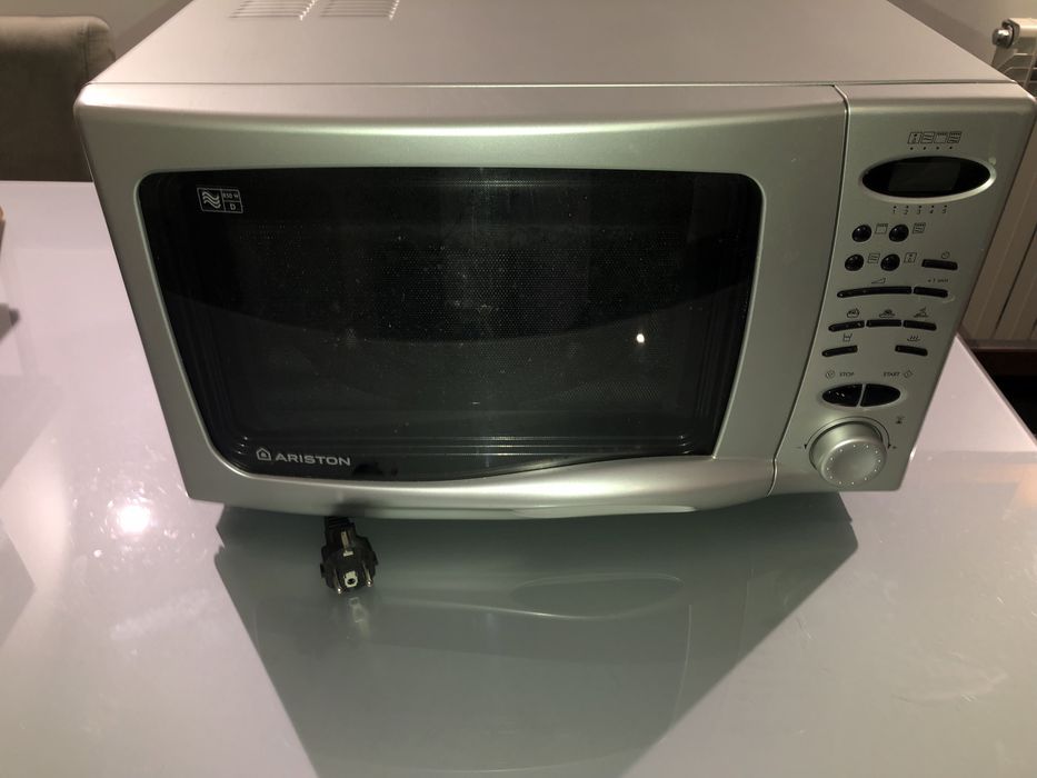 Microondas /Grill Ariston  MW222M - 605