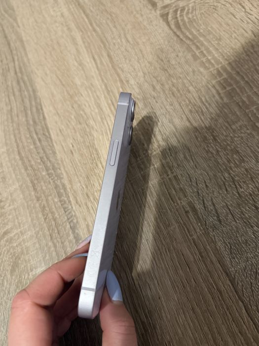 Iphone 14 fioletowy