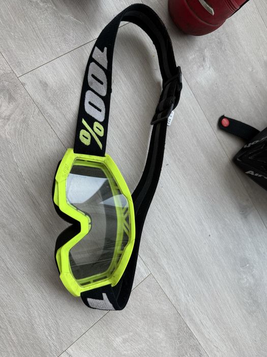 Мотошолом дитячий Airoh розмір XS і окуляри