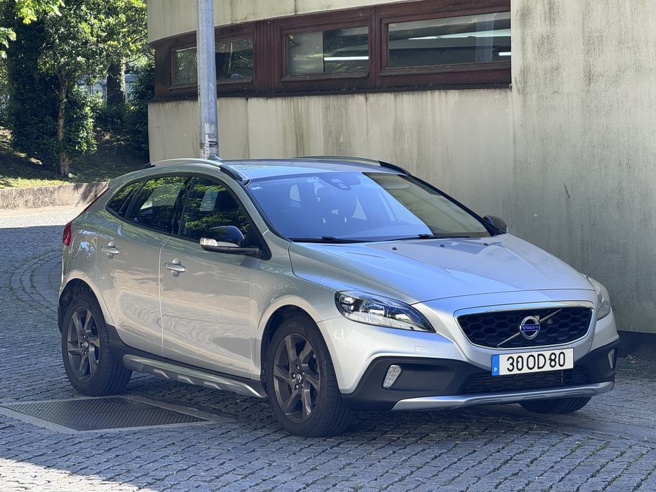 Volvo V40 Cross Country -  106 mil km