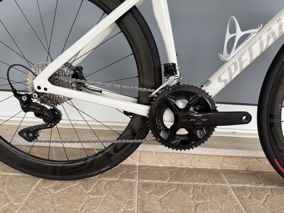 Bicicleta de estrada Specialized - rodas em carbono