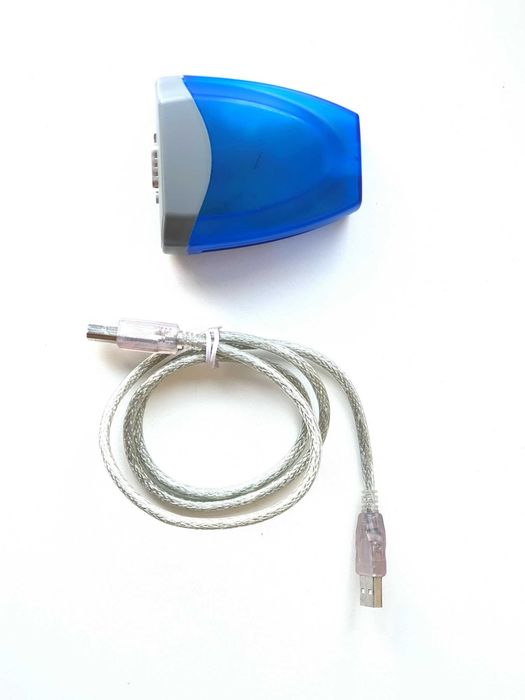 Adaptador de porta de serie para USB