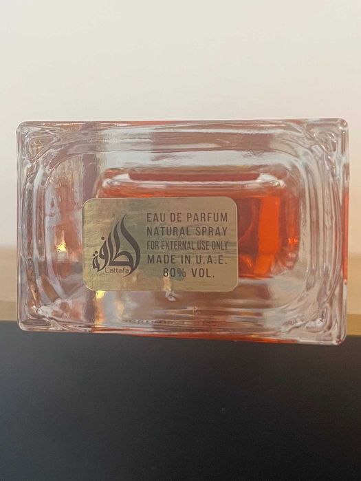 Lattafa Ana Abiyedh Scarlet