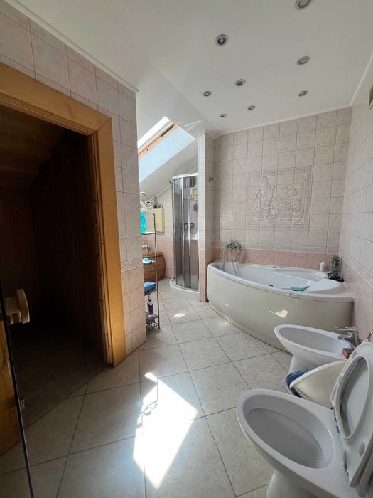 Здам 5 ком.кв-ру, 180 кв.м., Центр, вул.Шота Руставелі 4 (48000 грн) :