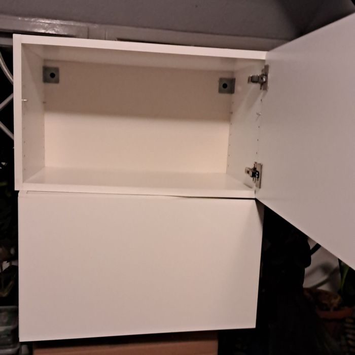 Szafka wisząca Ikea.