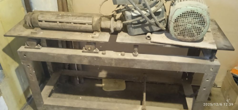 Продам циркулярний станок з фуганком.