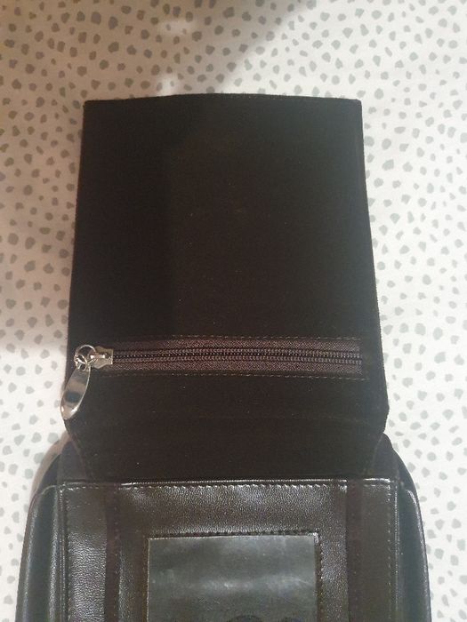 Mala Castanha, a Tiracolo tipo veludo. Super organizada.