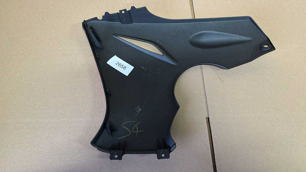 【ホウキ頭】 Suzuki GSX-R GSXR 1000 K7 K8 pług lewy owiewka plastik lewy za