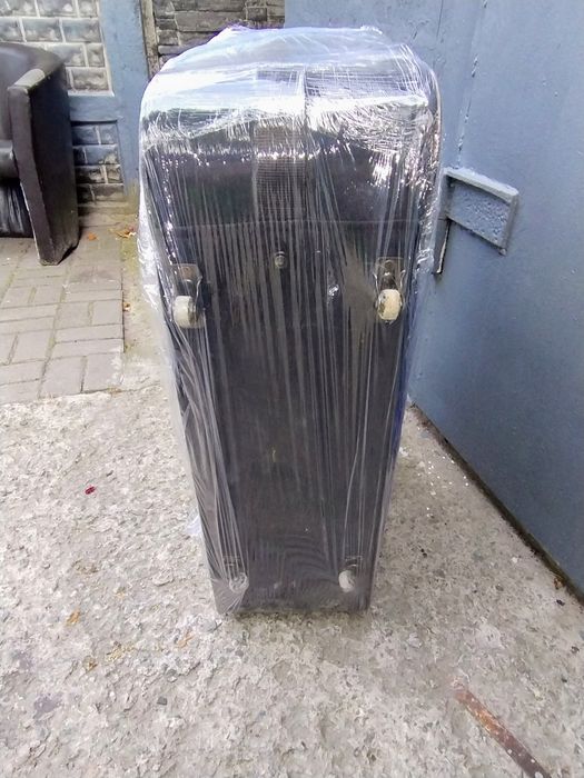 Продам чемодан на колёсах